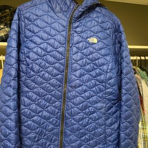 The northface women’s puff jacket